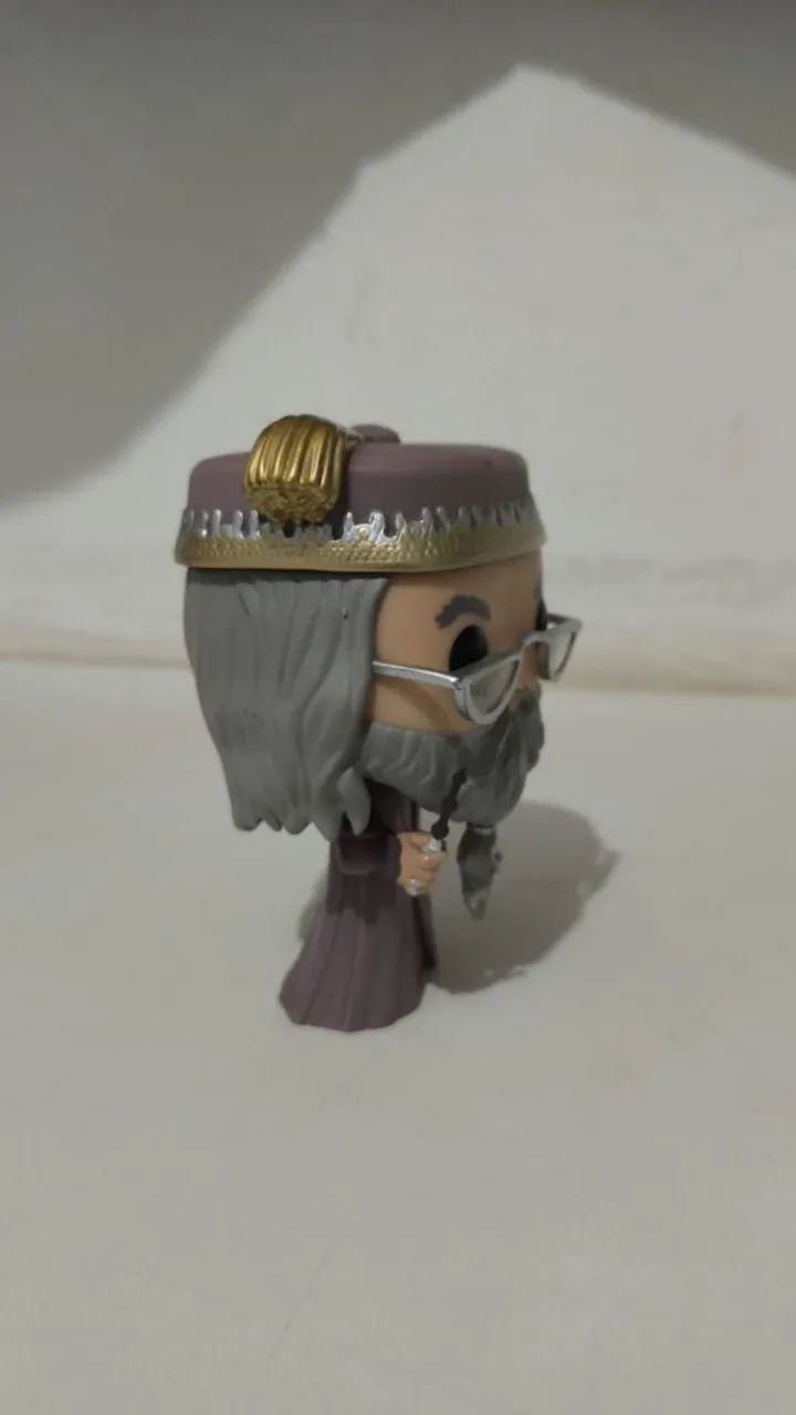 Funko Pop! Harry Potter - Albus Dumbledore com Varinha #15 (Usado) - Foto 2