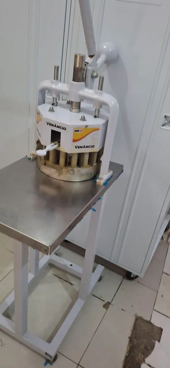 Venda-se  divisora de massas venacio - Foto 2