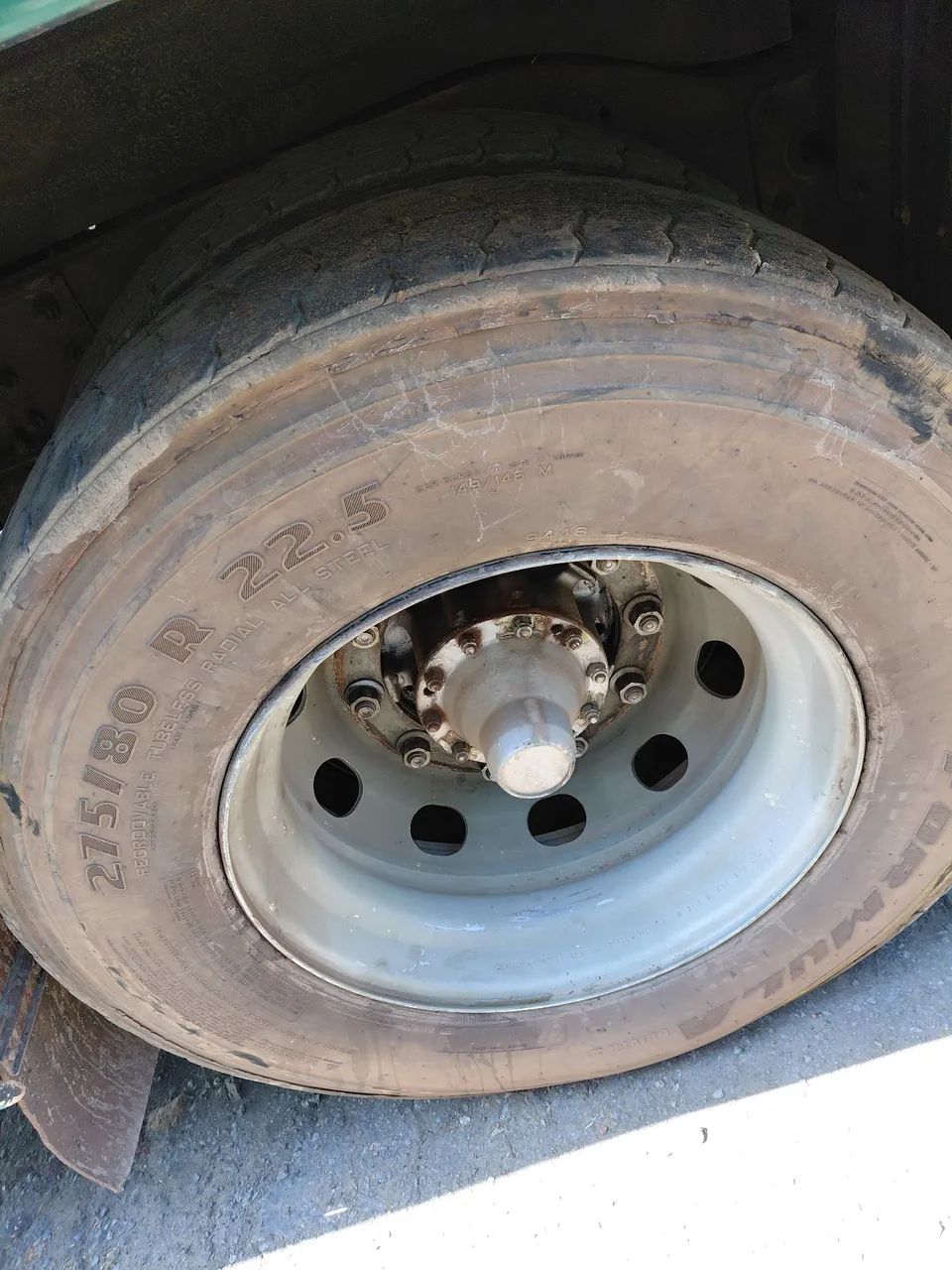 Pneu 275 com roda - Foto 5
