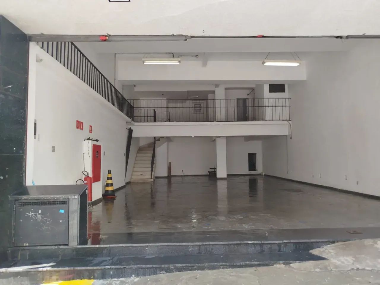 Loja com 151 m² próximo ao Metrô São Joaquim Linha Azul - Liberdade