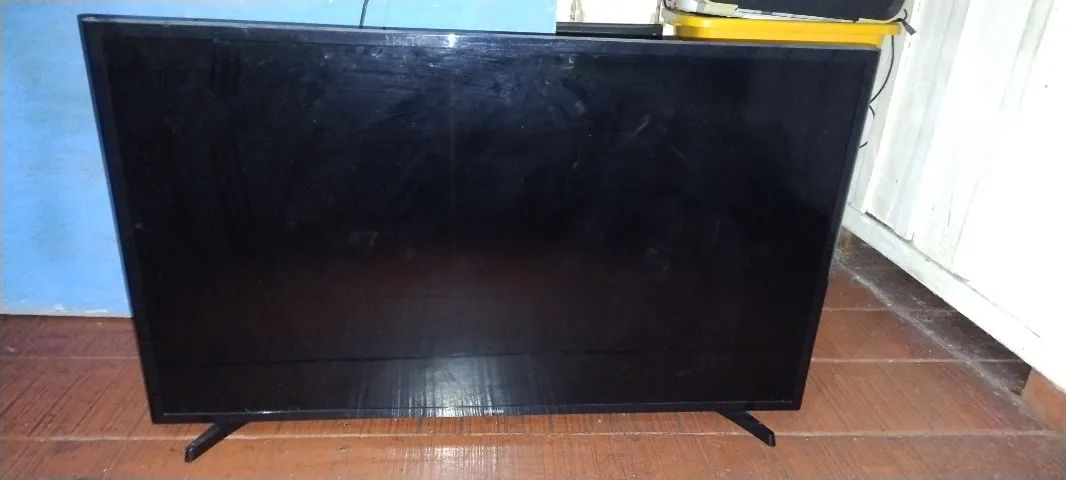 TV SAMUNG 43 polegadas modelo UN43J5200AG (com defeito)