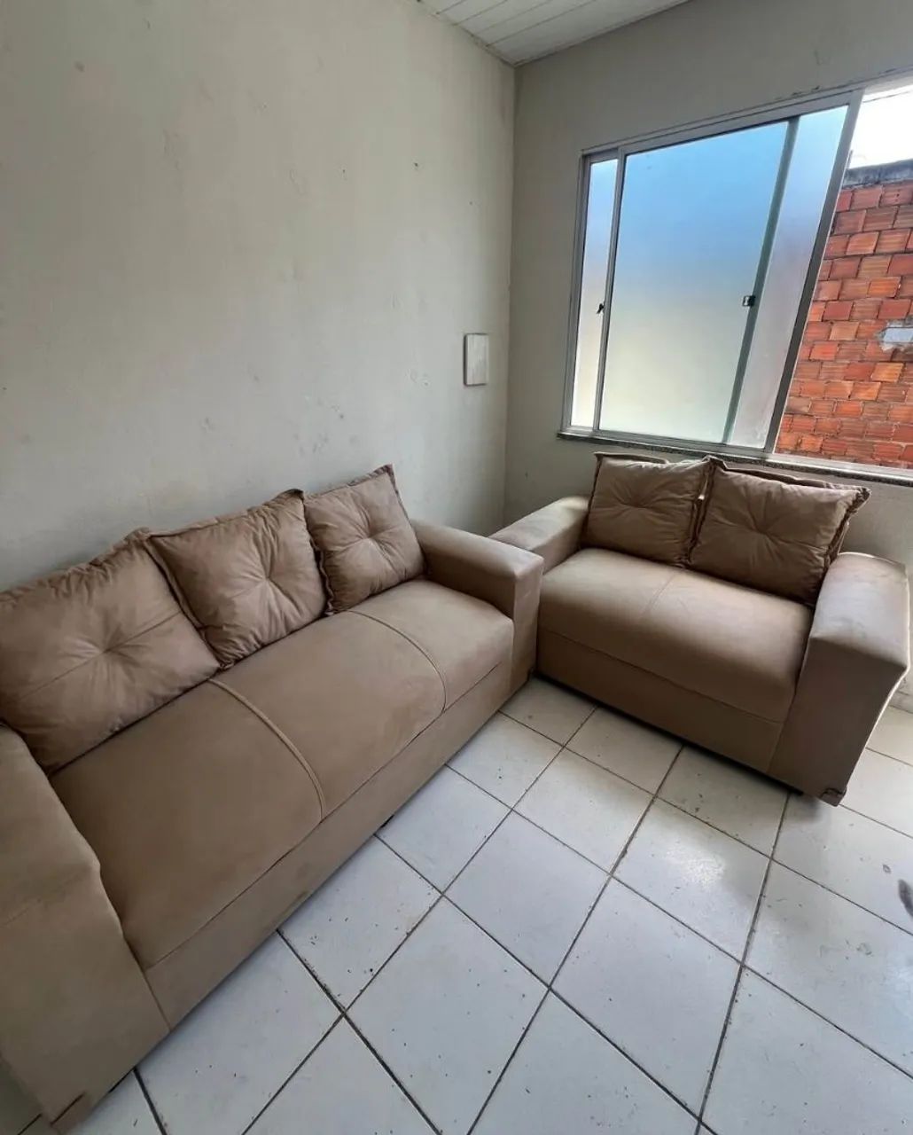 Sofá 2 e 3 lugares com almofadas 