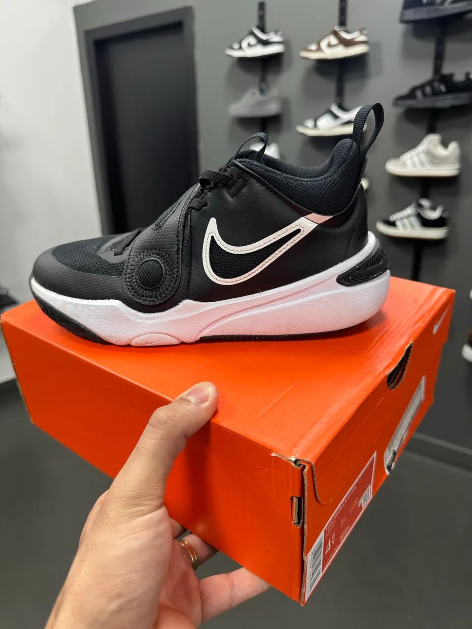 Tênis Basquete/Handebol 35