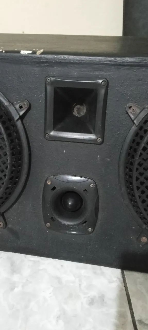 Caixa de som automotivo 
