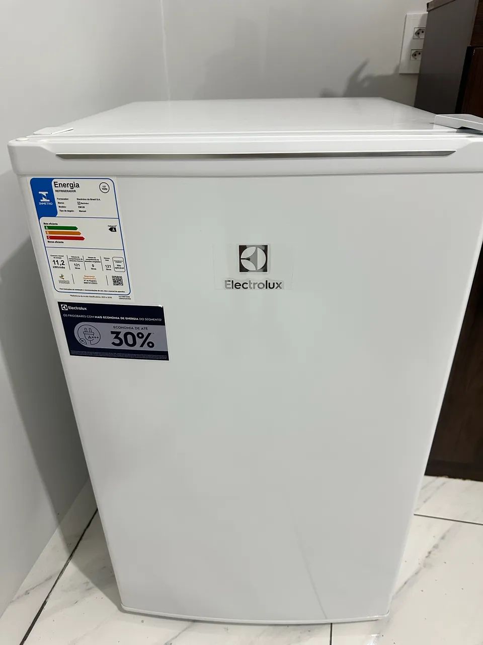 FRIGOBAR ELETROLUX 121L NOVO - Foto 3
