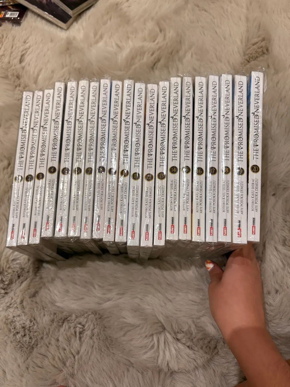 Mangás The promised neverland completo 