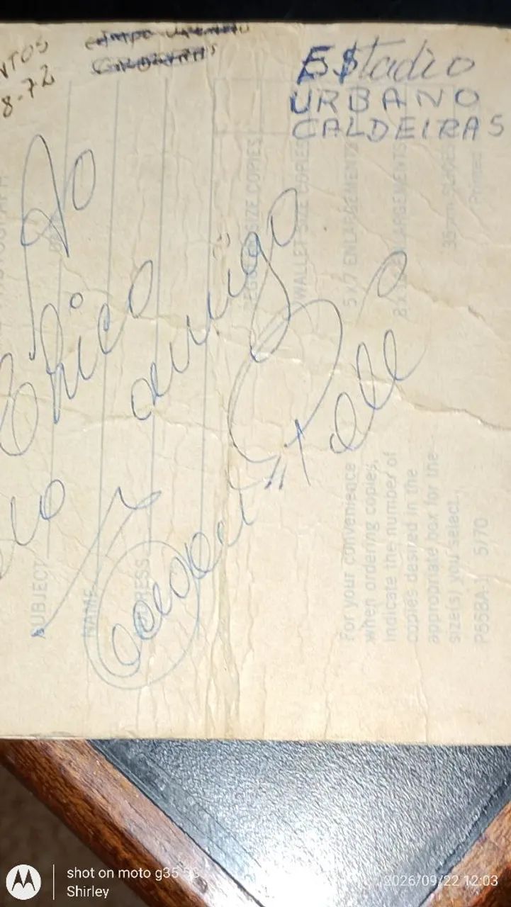 Uma foto do Pelé autografada