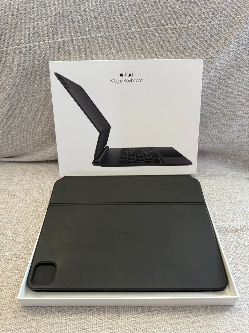 Magic Keyboard seminova até 11 polegadas no cartão em até 2x sem taxa 