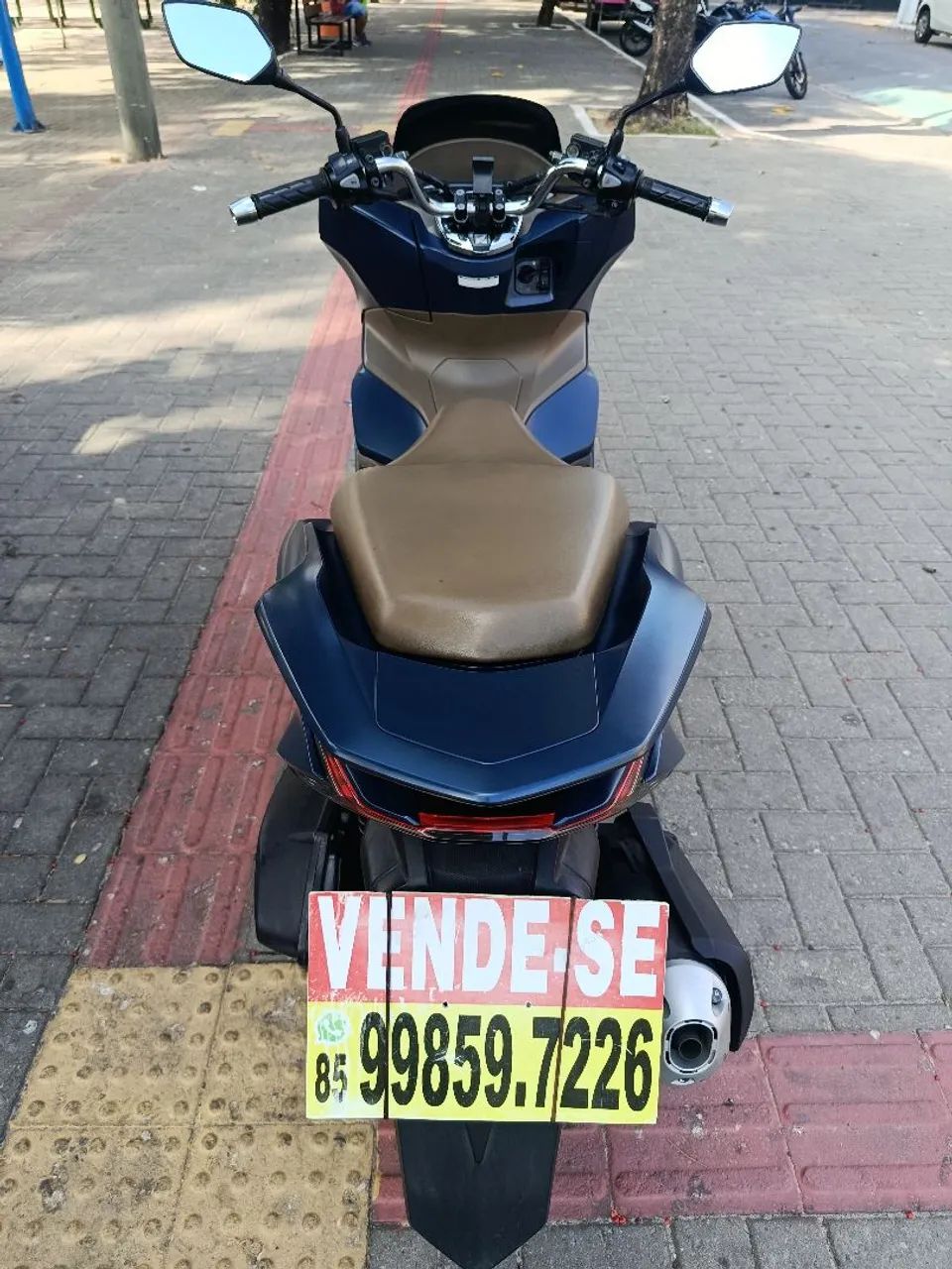 VENDO PCX MUITO NOVA  - Foto 2
