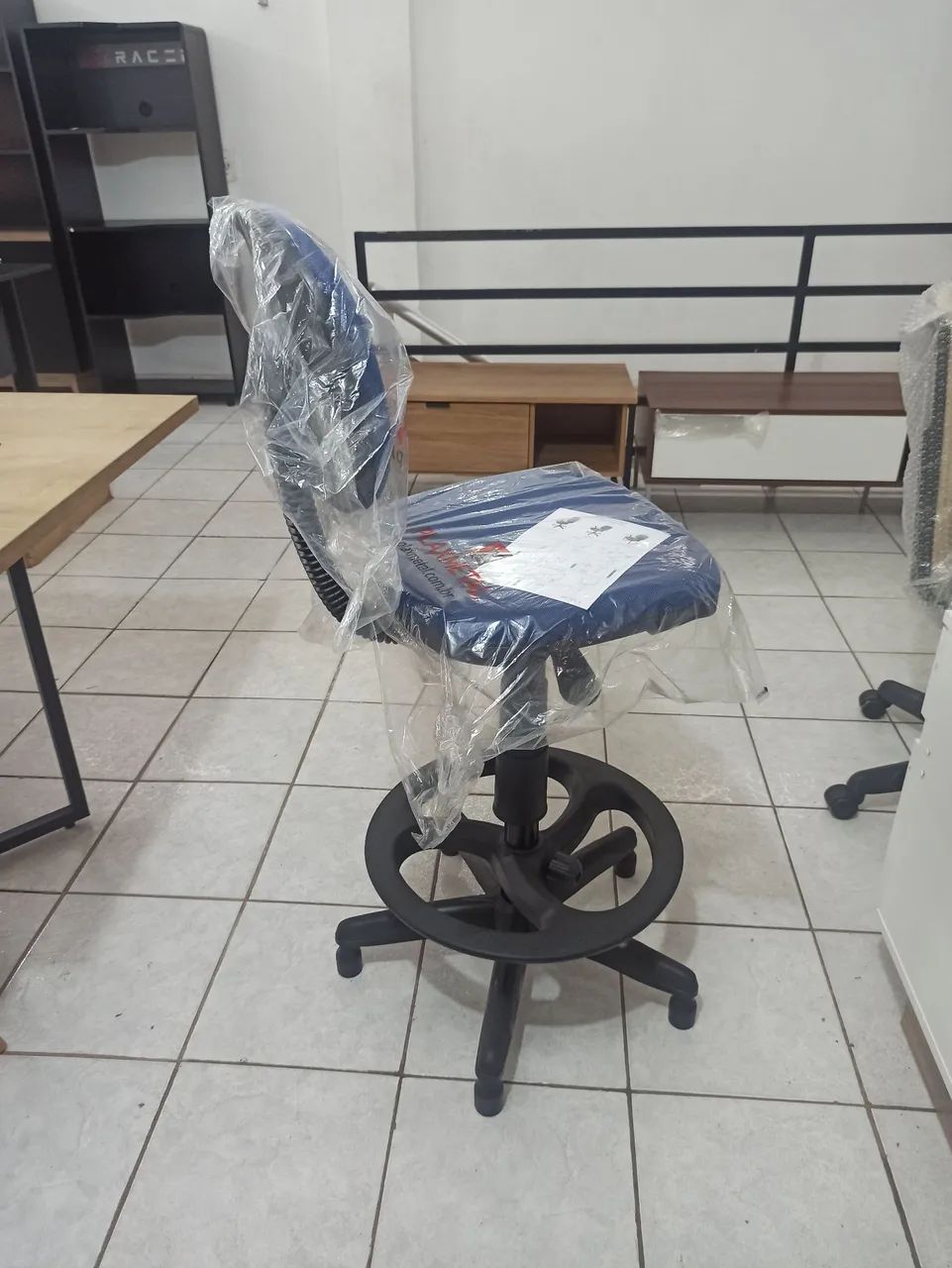 Cadeira caixa alta  - Foto 4