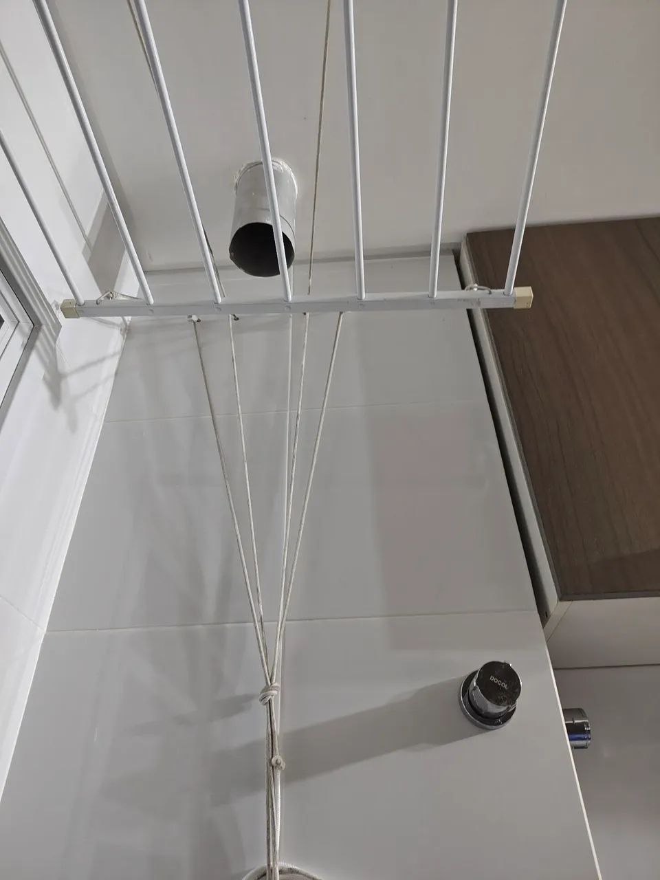 Vendo varal de teto.
