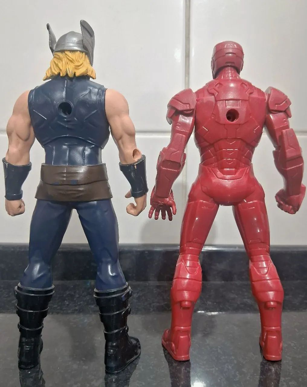 Bonecos Marvel Thor e Iron Man Usado  - Foto 2