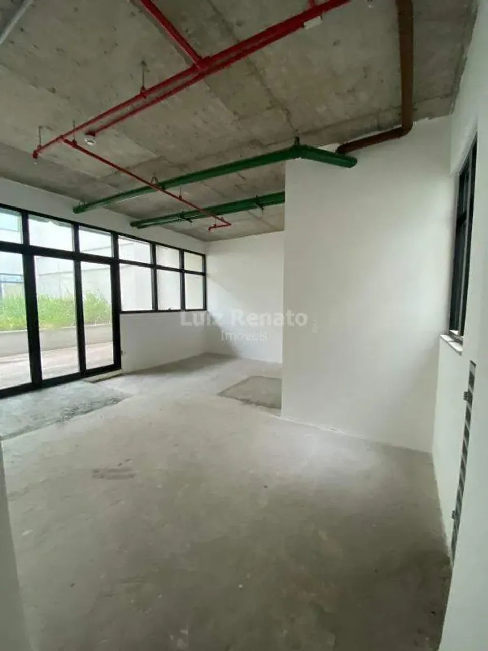Ampla sala comercial em ponto central da cidade. - Foto 2