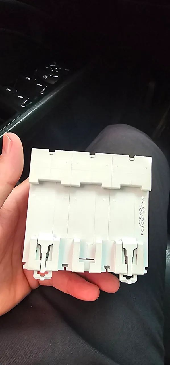 Three-phase Circuit Breaker 100 415077802307768322