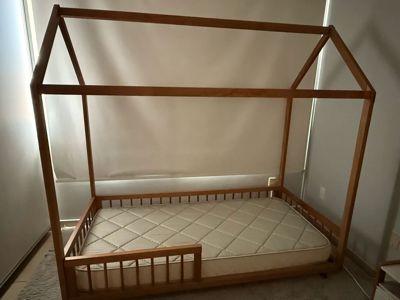Cama infantil Montessoriana de solteiro 
