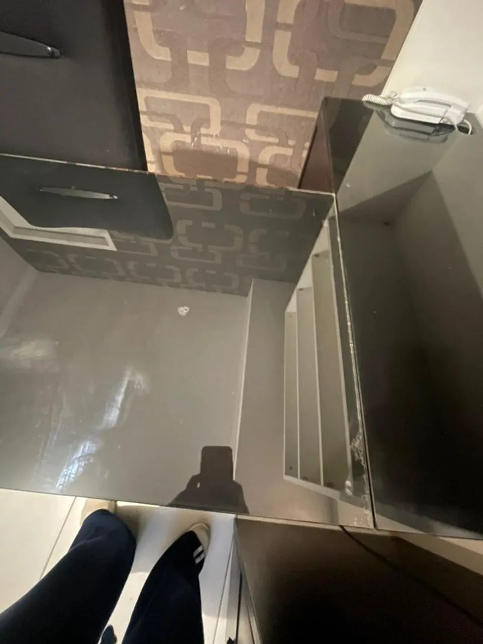Mesa para escritorio ou quarto  com estante. - Foto 4
