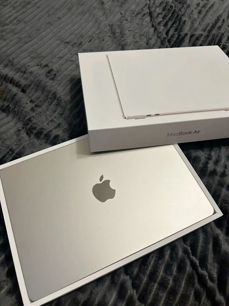 MacBook Air M3 ( 16 GIGAS)