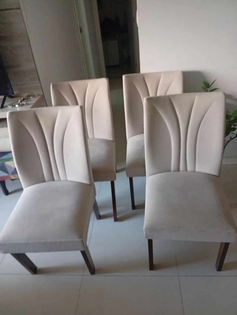 4 Cadeiras mesa de jantar