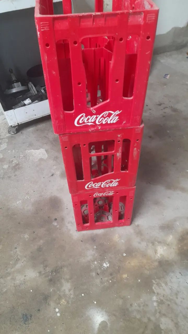 Caixa coca-cola retornável vazia. 