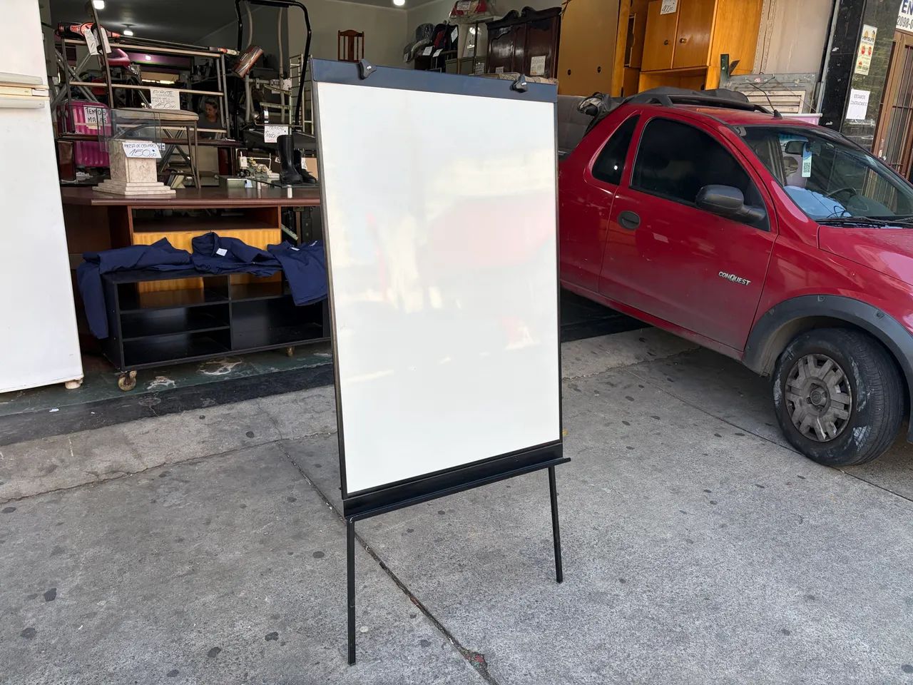 Cavalete Flip chart lousa branca retratil