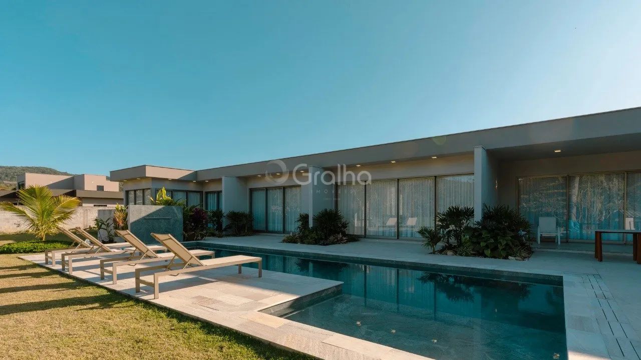 Casa de 540m² com 3 suítes em Ratones