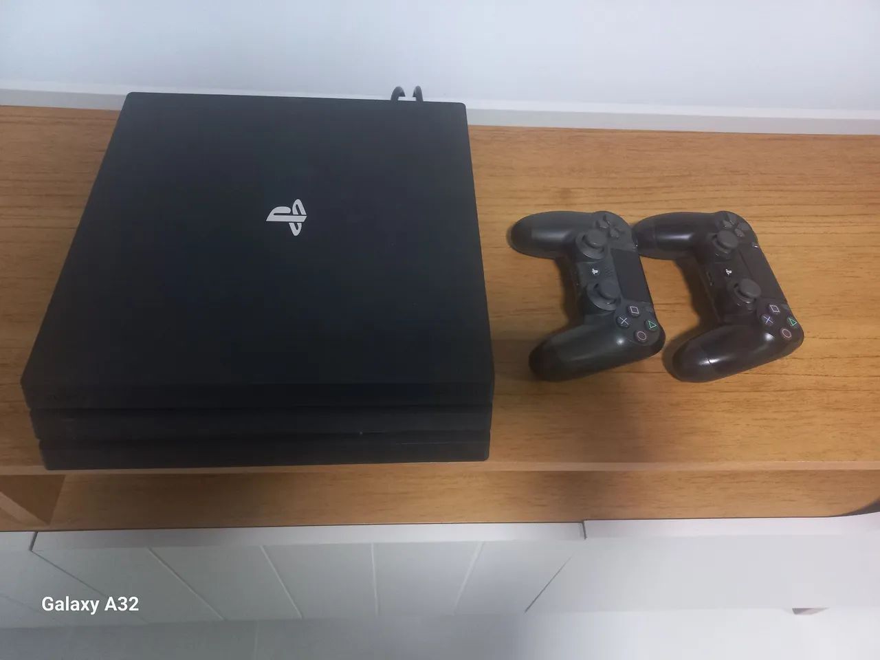 Vendo ps4 pro.
