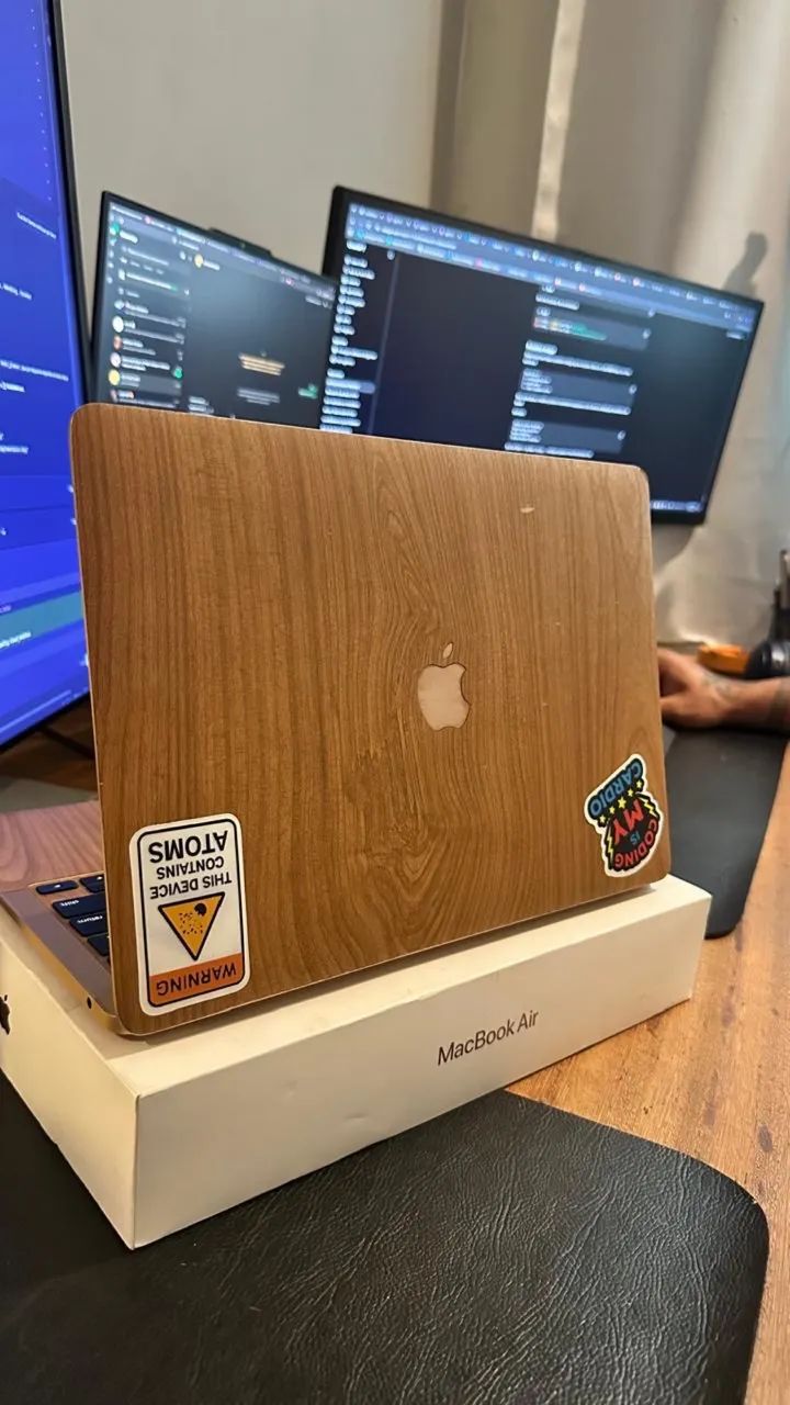 MacBook Air M1 8GB 256GB - Impecável + Kit Logitech + Caixa