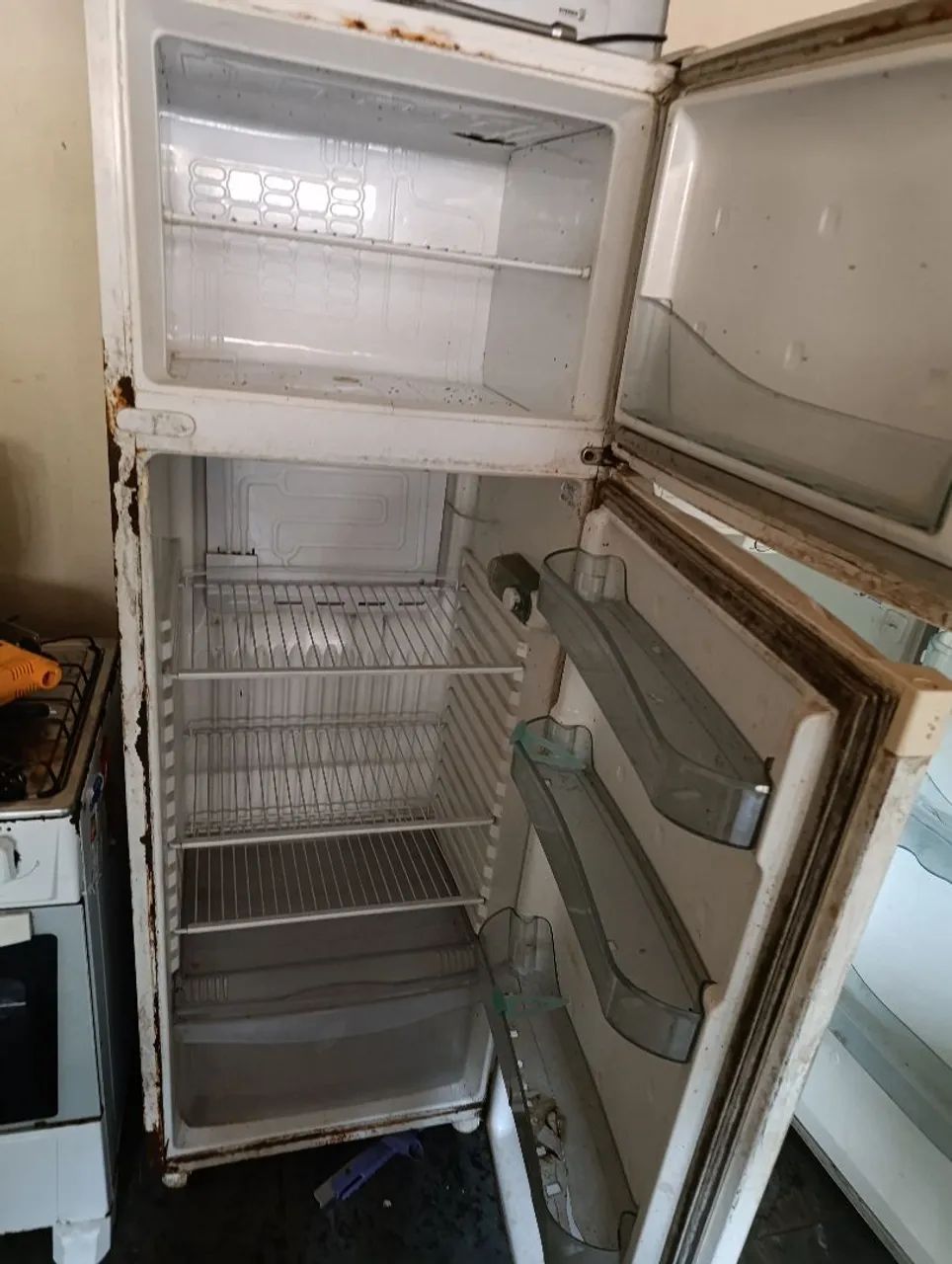 2 geladeira pra retirar peça  - Foto 3
