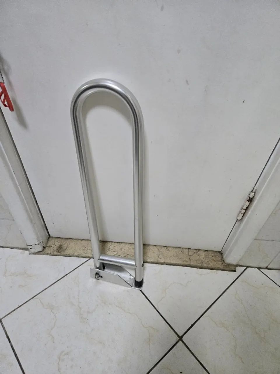 Barra de apoio articulada em inox - Foto 2
