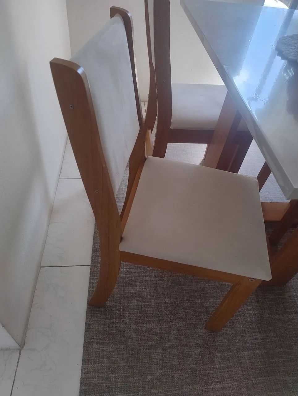VENDO MESA C/4 CADEIRAS  - Foto 2