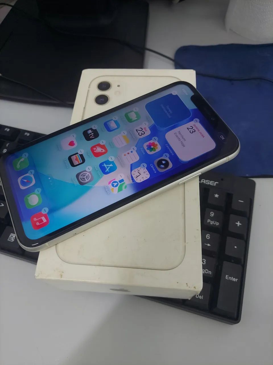 IPhone 11 64 gb impecável aceito cartão  - Foto 2