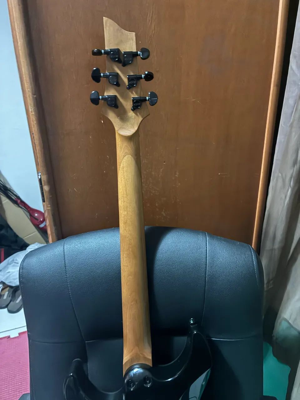 Guitarra schecter C1 standard nova na caixa  - Foto 4