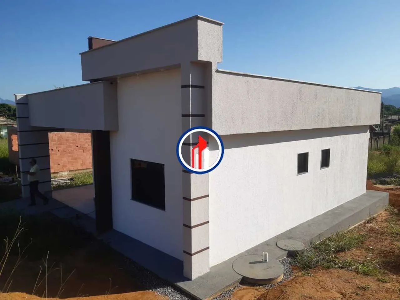 RECEM CONTRUIDA , DESIGNER MODERNO