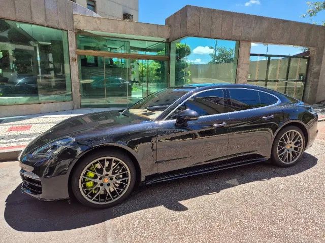Porsche Panamera 2021