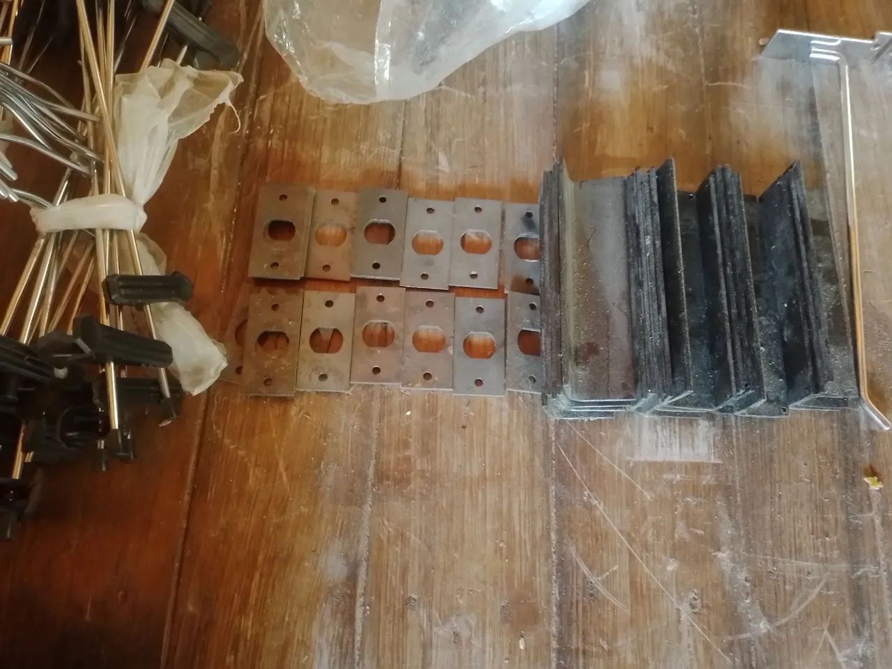 Cabides e suporte para loja de roupas - Foto 4
