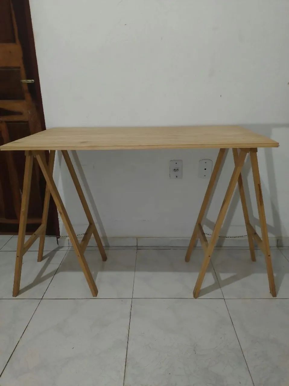 Mesa composta de base e cavaletes em pinus. - Foto 5