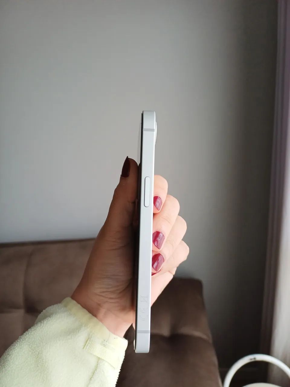 iPhone 16e Seminovo + capinha - Foto 5