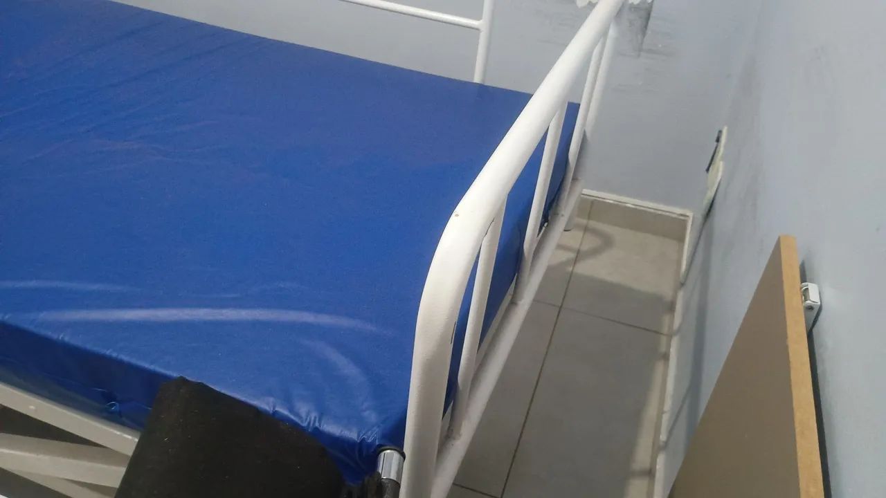 Cama hospitalar com 3 alavancas  - Foto 3