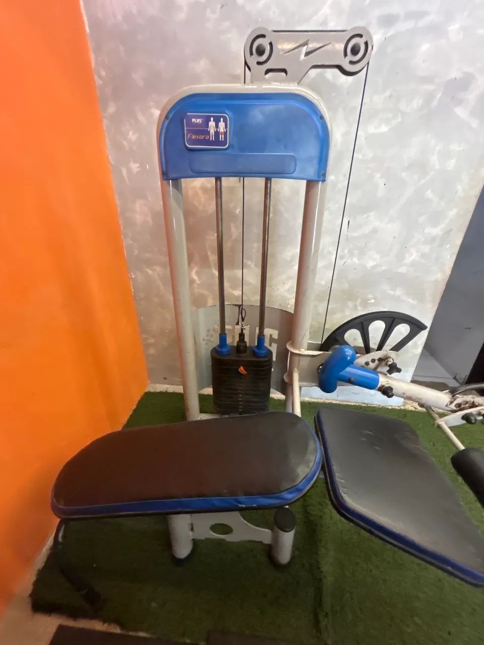 Flexora deitada musculação  - Foto 5