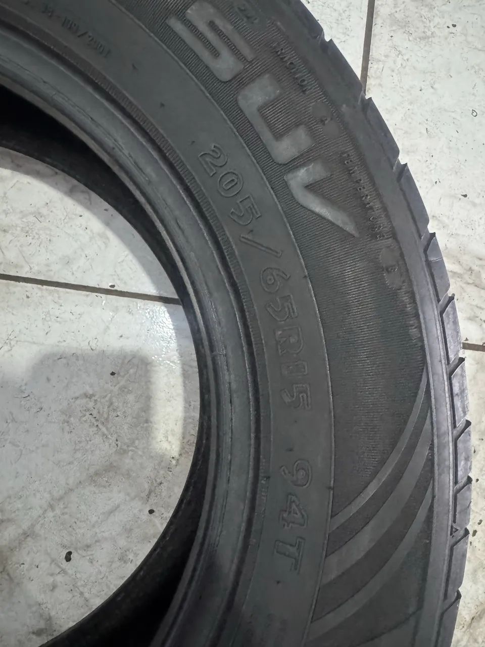 01 Pneu Aro 15? 205/65R15 Goodyear 94T Direction 2 SUV, 65% vida útil - Foto 3