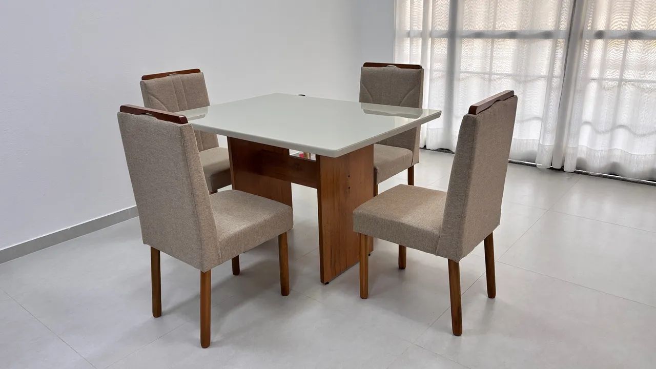 Mesa quatro cadeiras