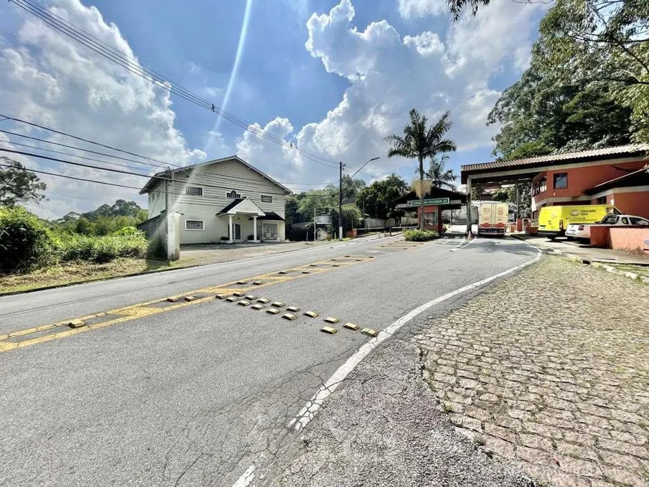 Casa Comercial em Granja Viana II - Cotia