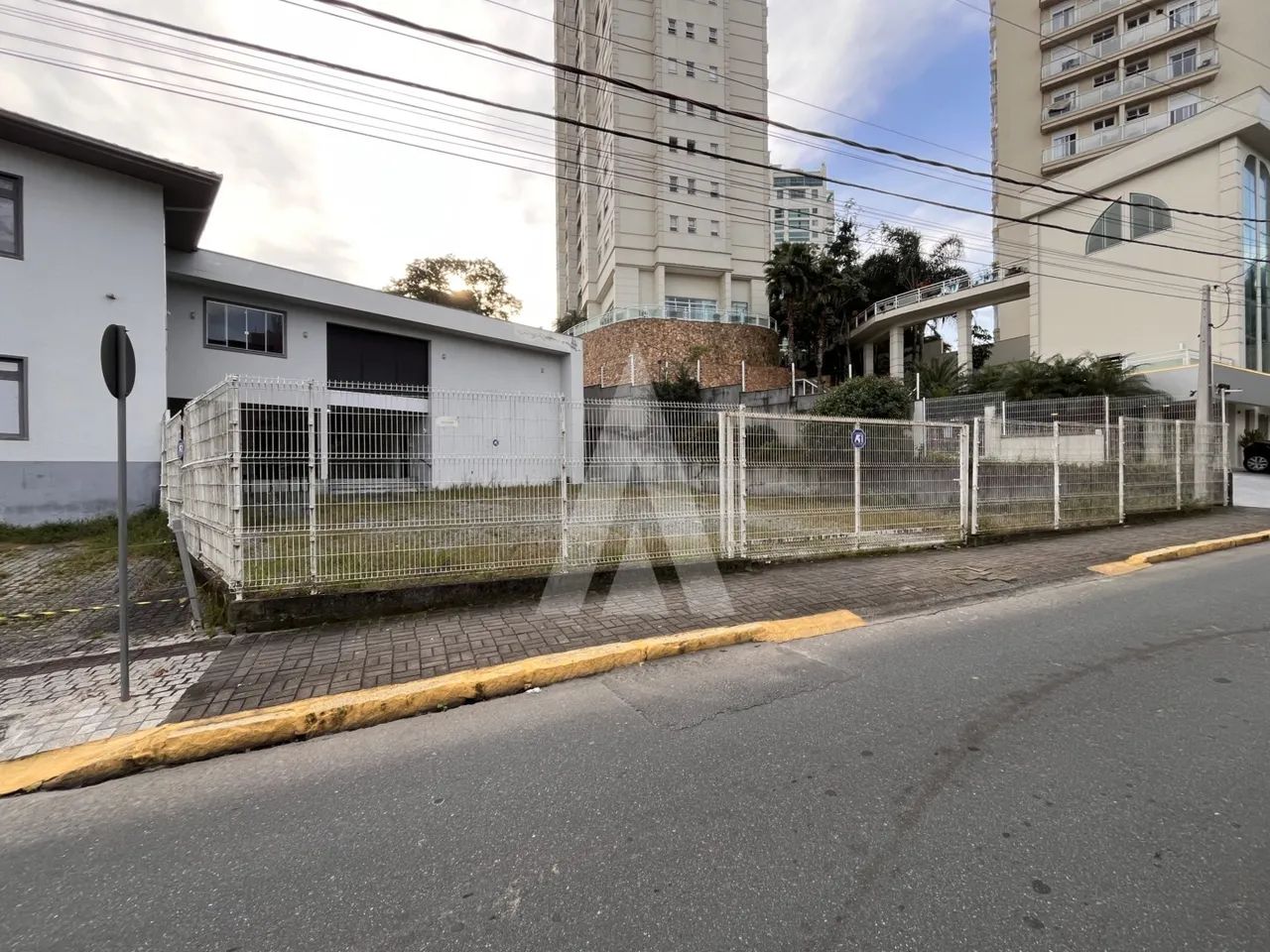 Imóvel comercial no Centro com 478 m² e 20 vagas de garagem. - Foto 4