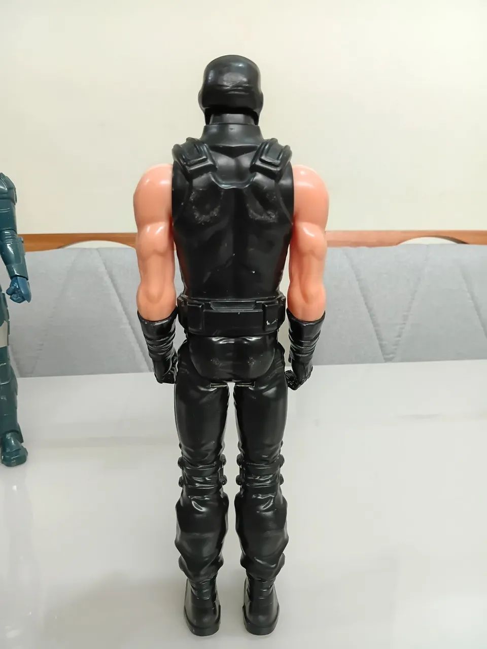 boneco de ação do vilão Ossos Cruzados (Crossbones) da Marvel - Hasbro - Foto 4