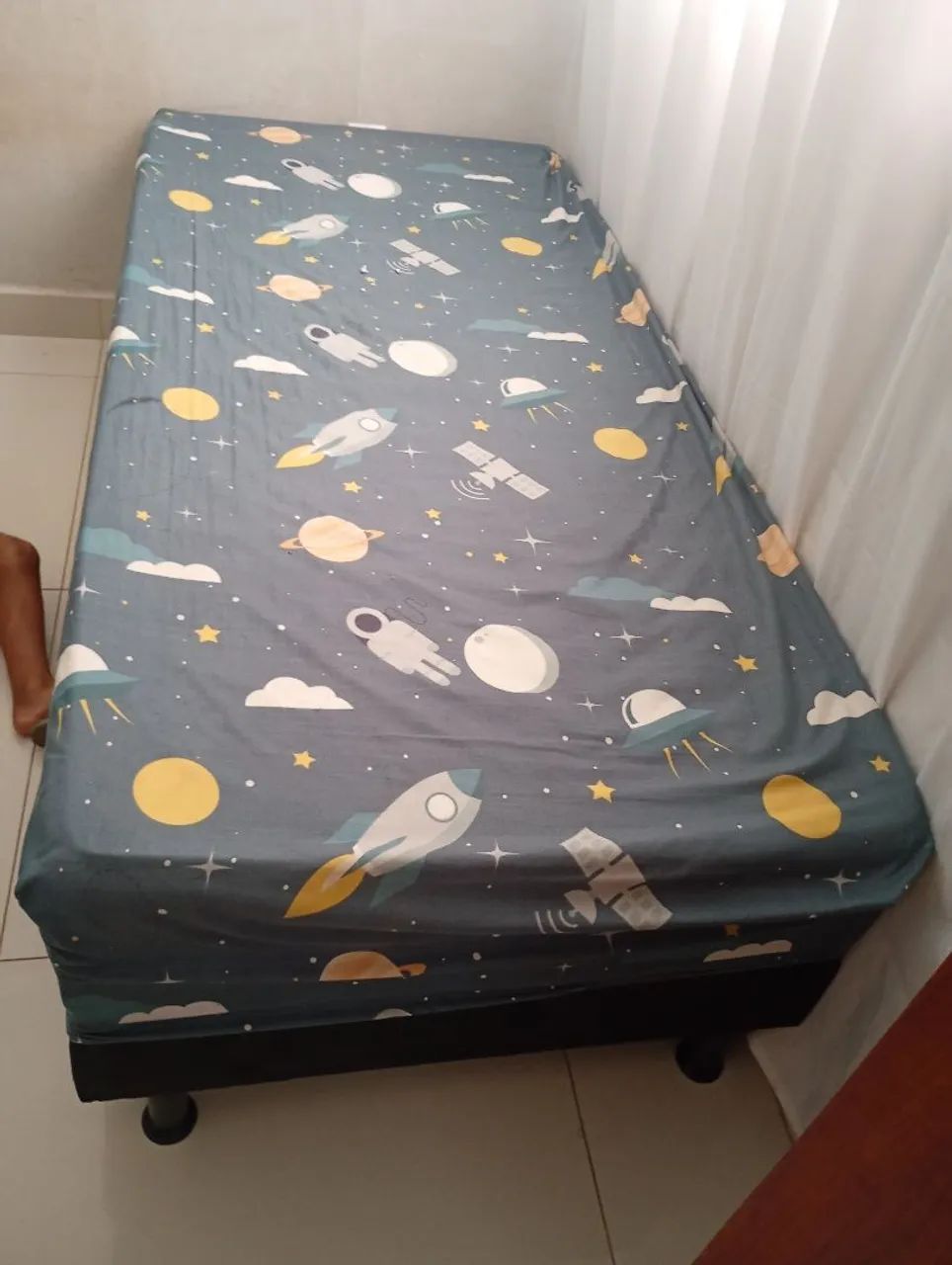 Vende-se Duas cama box infantis.