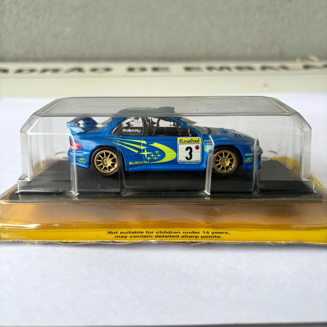 Miniatura Subaru Impreza WRC 2000 - Escala 1:43 com Base e Caixa - Foto 2