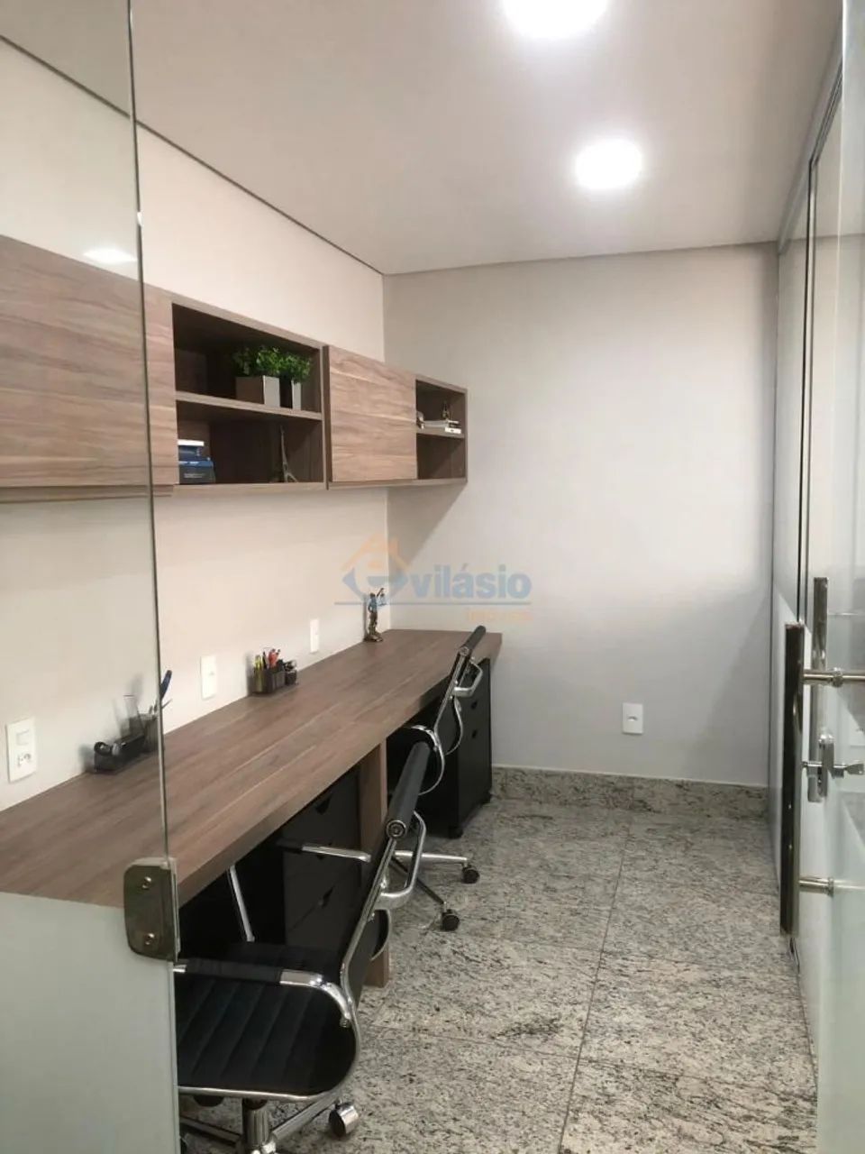 SALA COMERCIAL TODA MONTADA COM VAGA DEMARCADA COBERTA PROXIMO A UFMG E AEROPORTO DA PAMPU