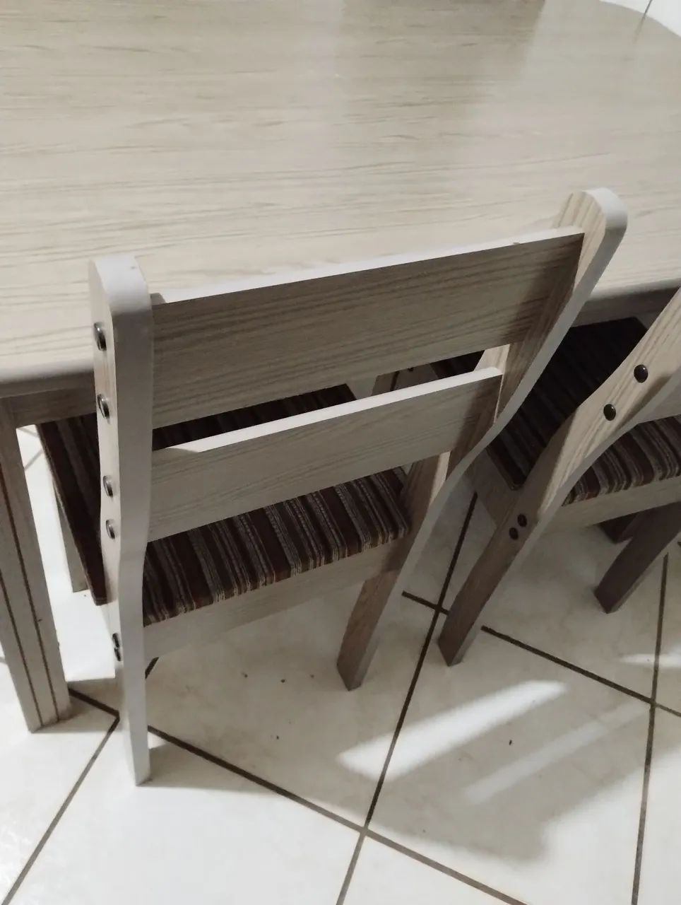 Mesa c cadeiras 