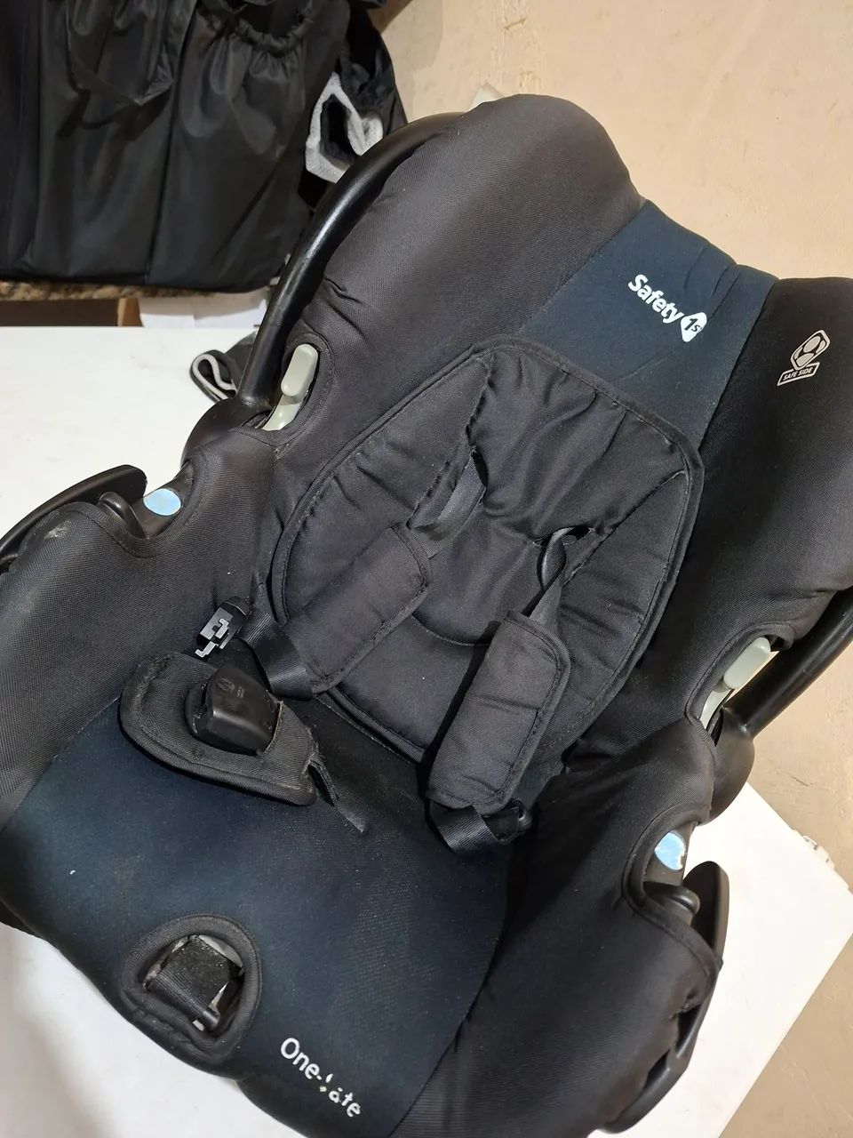 Vendo bebe conforto com base para carro  - Foto 2