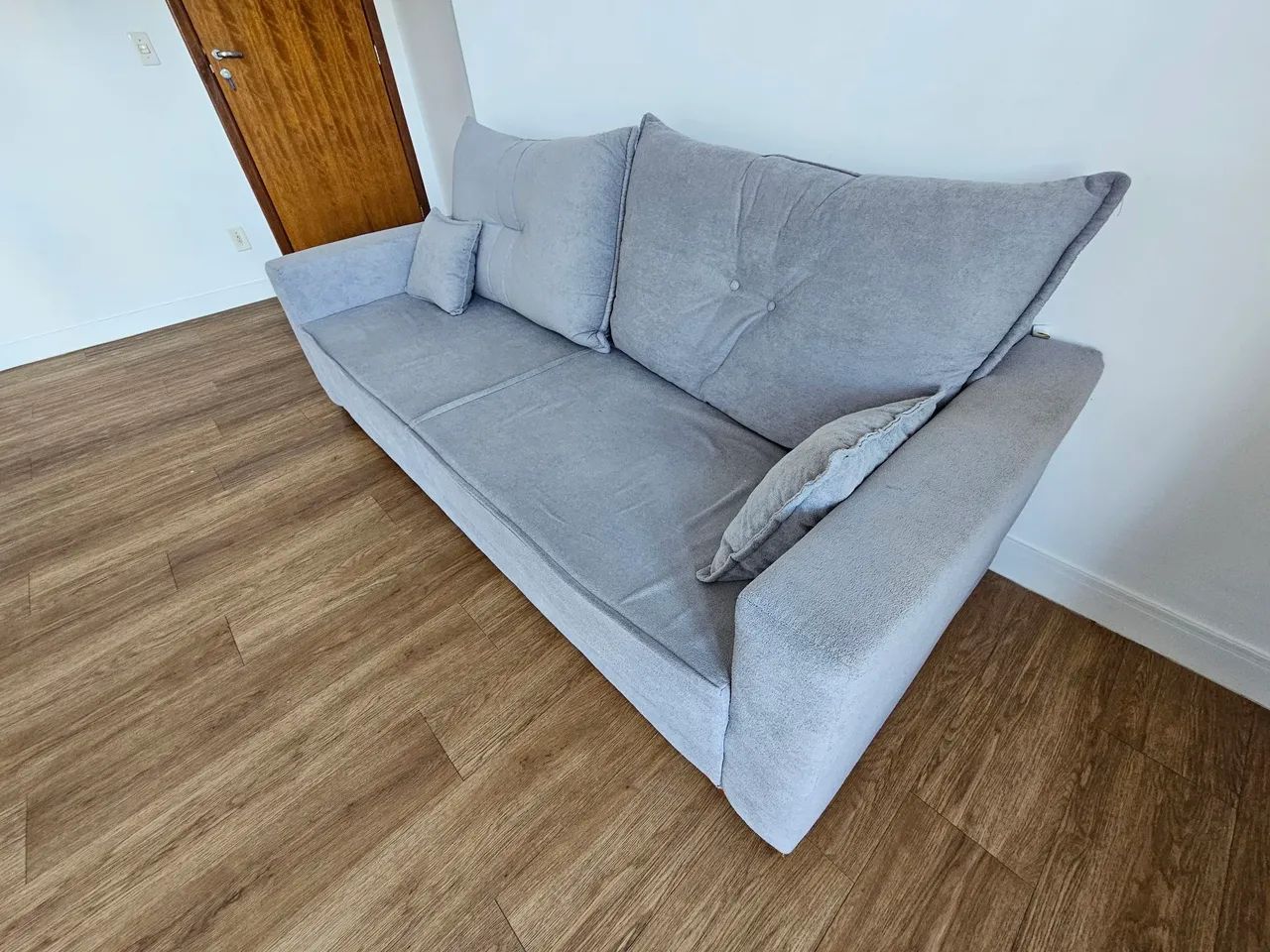 Sofá 2m largura tecido bouclê - Foto 4